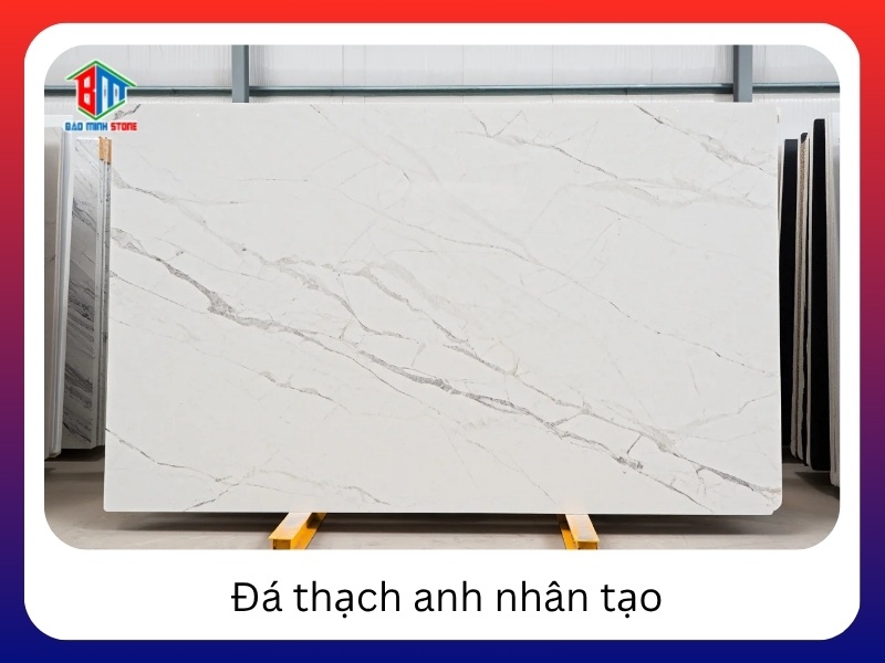 Da thach anh nhan tao la gi
