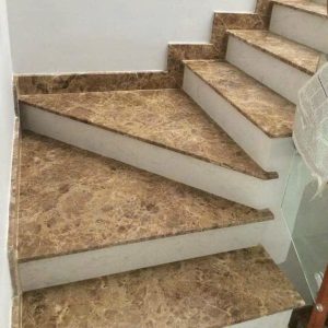 Vì sao cần tính chính xác m² ốp đá cầu thang?